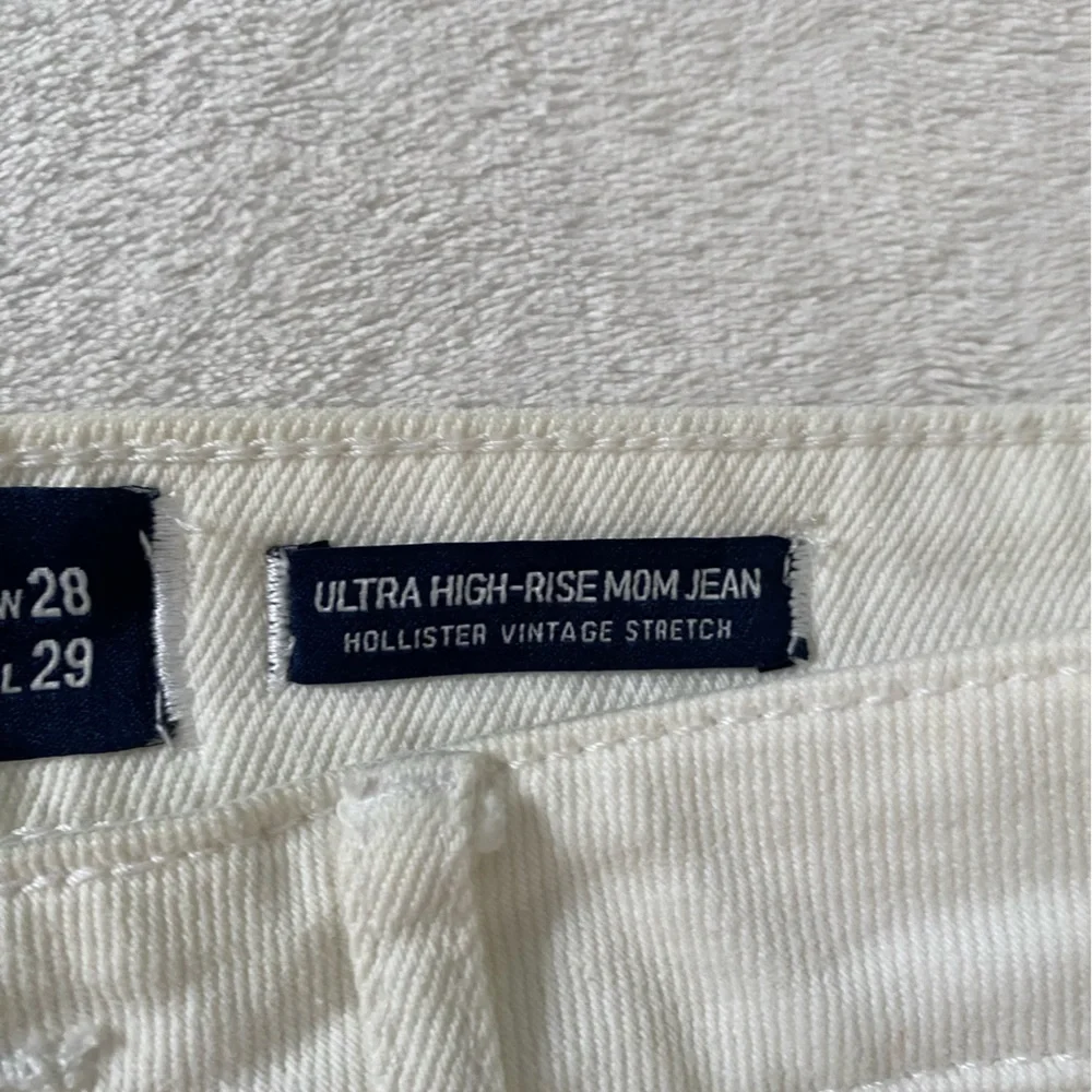 Hollister Jeans Size 28W/29L Color White - Picture 3 of 6